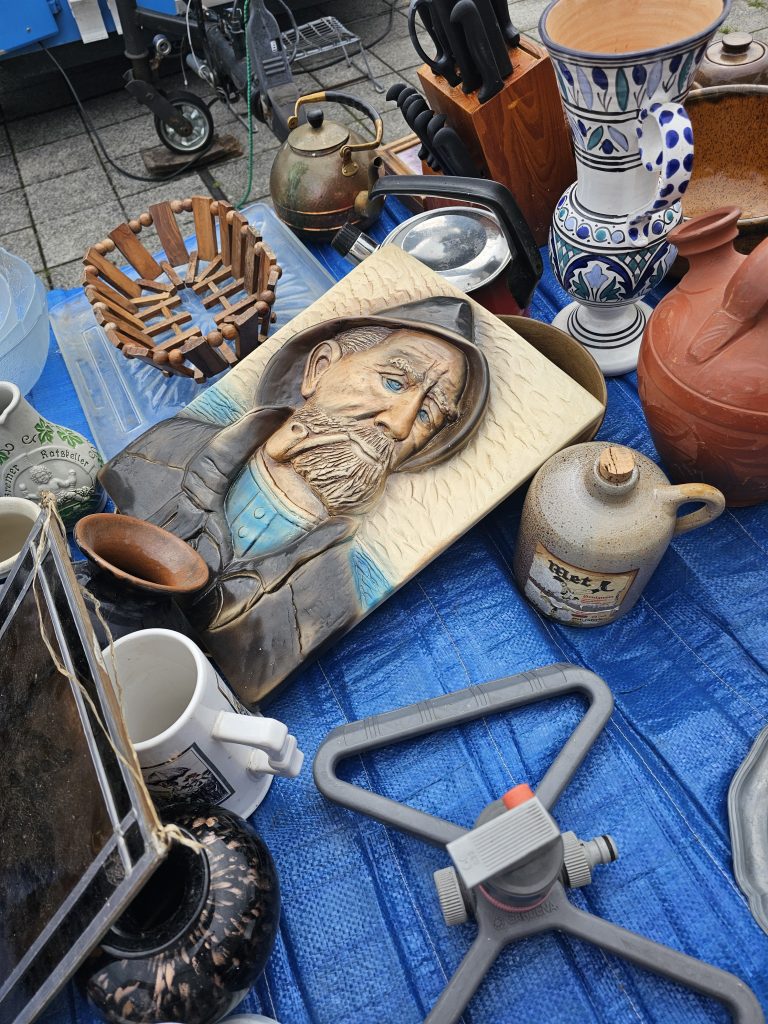 Flohmarkt Vintage Mann mit Pfeife Seemann